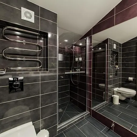 St.roland Livu Square *