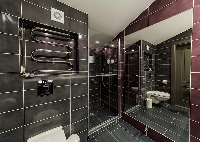 St.roland Livu Square *