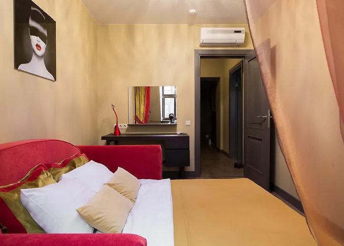 St.roland Livu Square