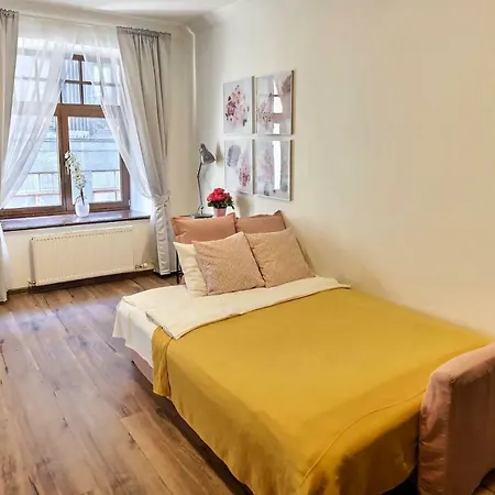 St.roland Livu Square