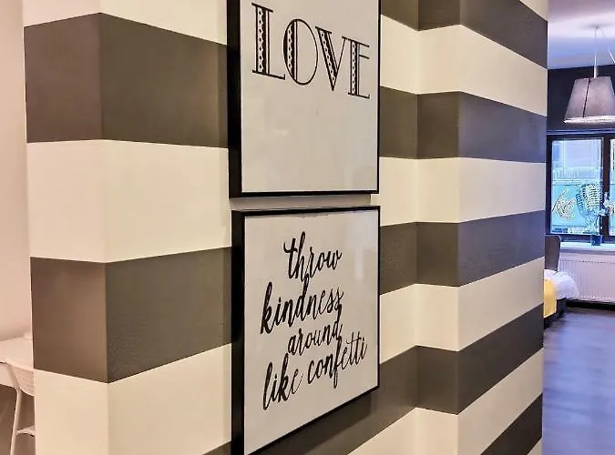 St.roland Livu Square 公寓 *